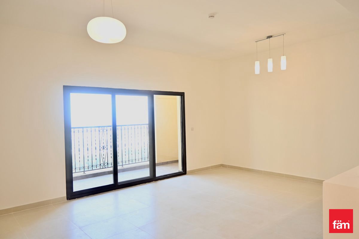 Современный апартамент с 2 спальнями в Jumeirah Golf Estate