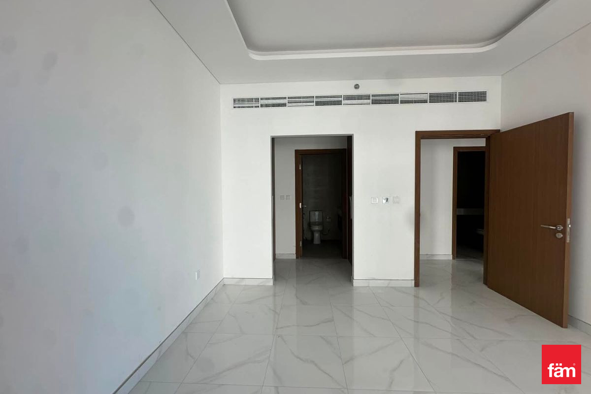 Вид на бассейн | Новостройка | Vastu Unit — 5