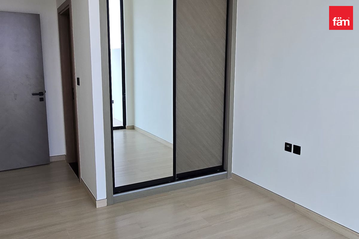 Вид на бассейн | Smart Home | Высокий этаж — 4