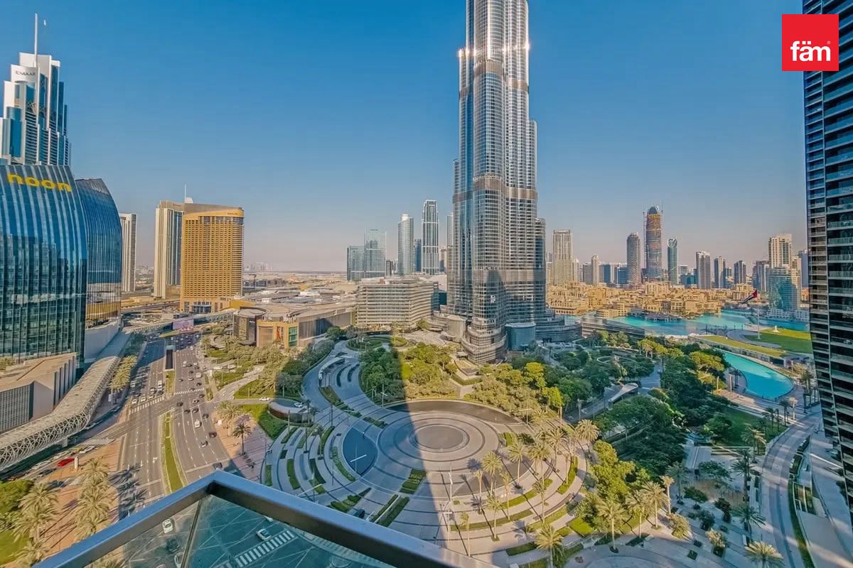 Вид на Burj Khalifa | Метро рядом | Близко к Mall