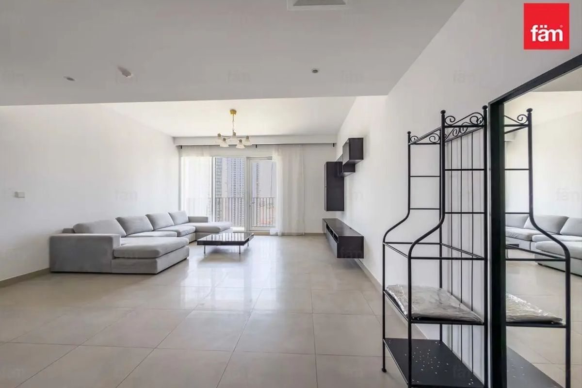 Park View | High Floor | Semi Furnished — 3