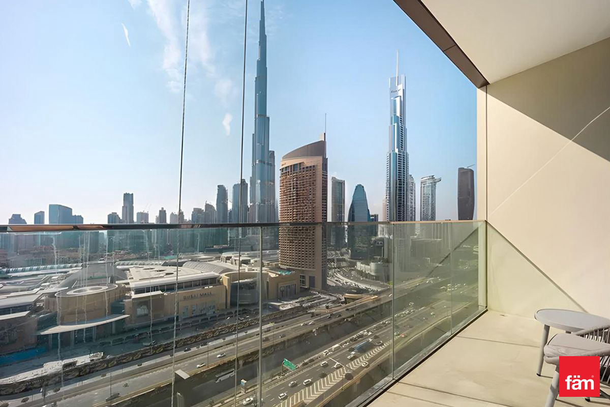 Меблированная квартира с видом на Burj Khalifa у ТЦ