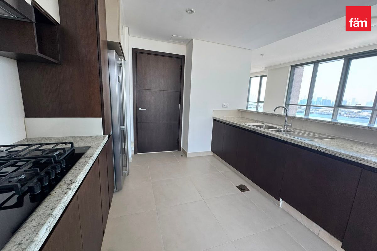 Huge 2br | Largest Layout | Full Views — 5