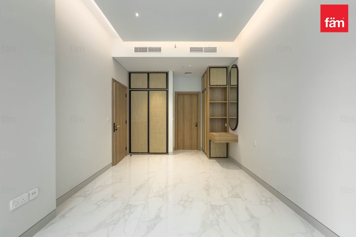 Несколько вариантов | Golf Residence | Швейцарская точность — 5