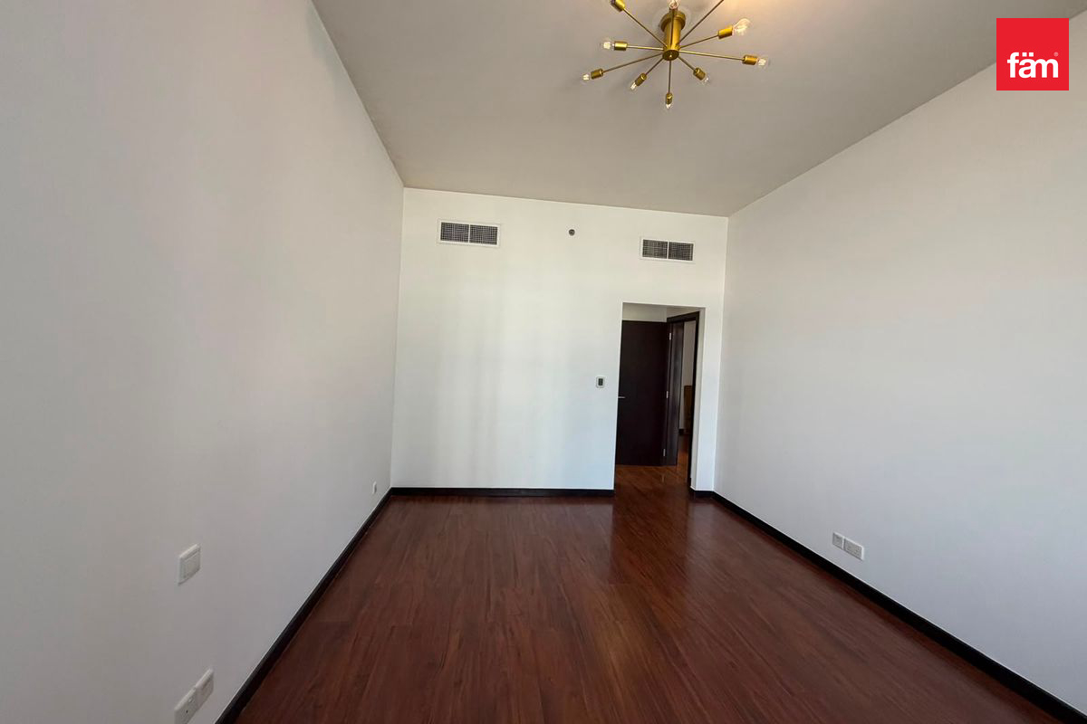 Свободна при передаче | 1BHK — 3
