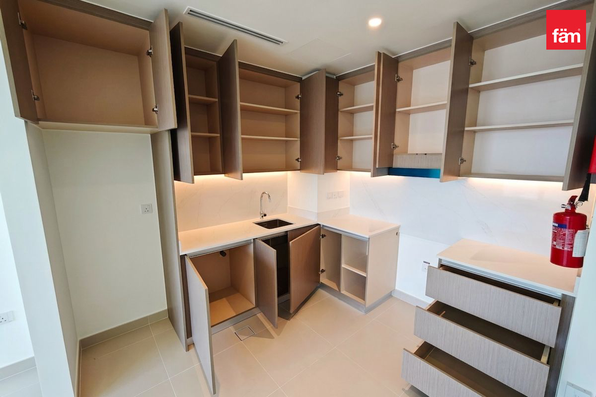 Pool View | High Floor | Cheque Flexible | New — 5