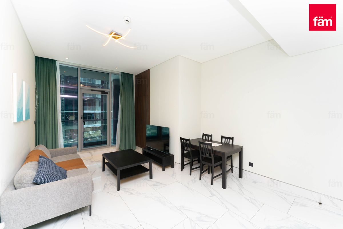 1br J One Tower | 820 ft² | Частичный вид на канал