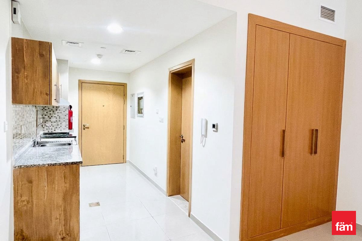 Без мебели | Горячее предложение | AED 42k — 4