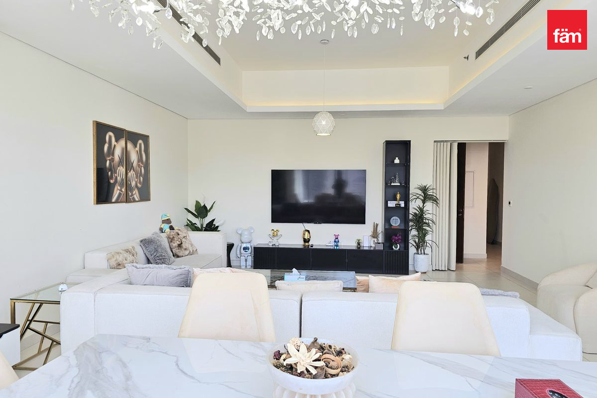 Большая Полностью меблирована 2 BHK+Maids | Вид на канал — 5