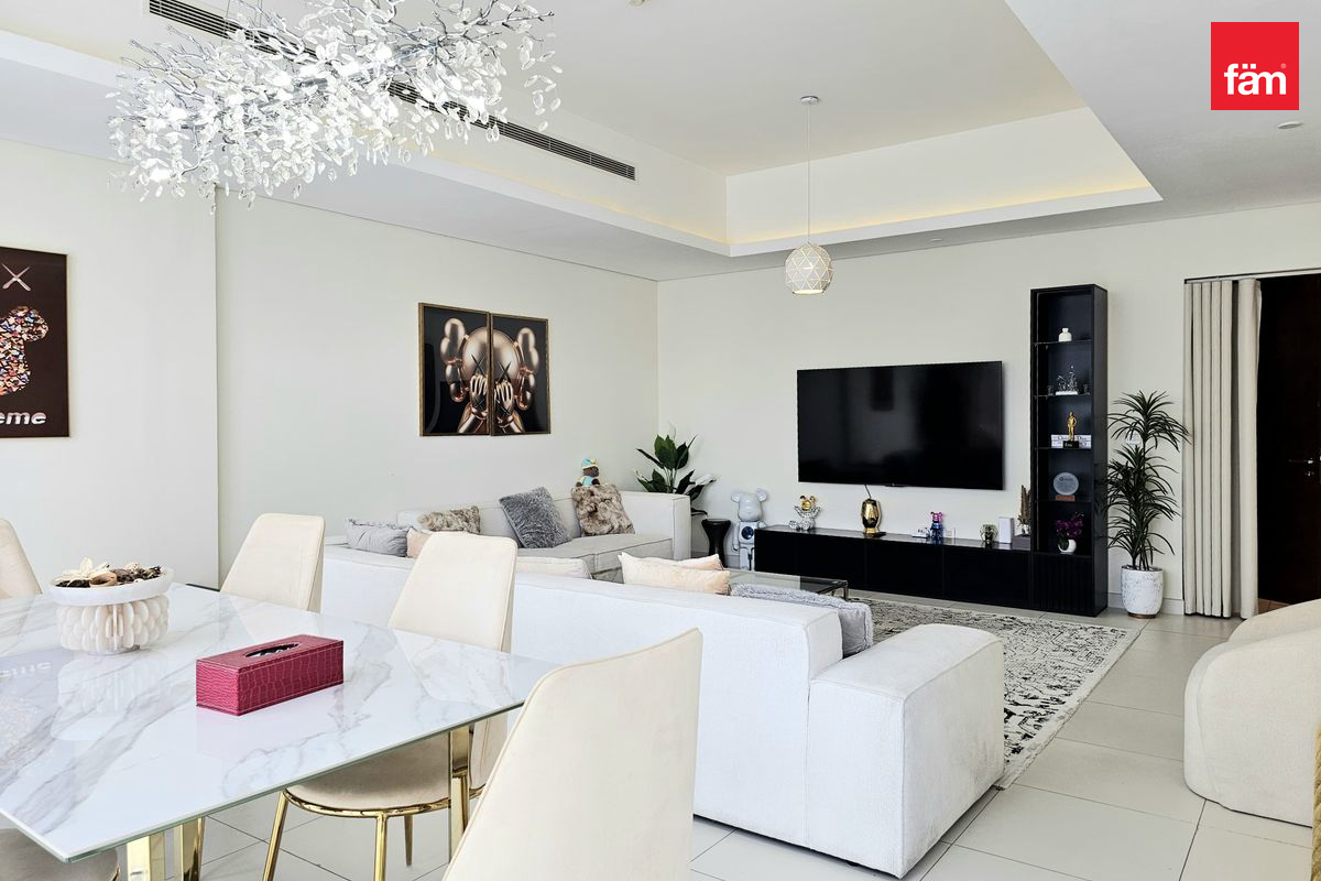 Большая Полностью меблирована 2 BHK+Maids | Вид на канал — 3