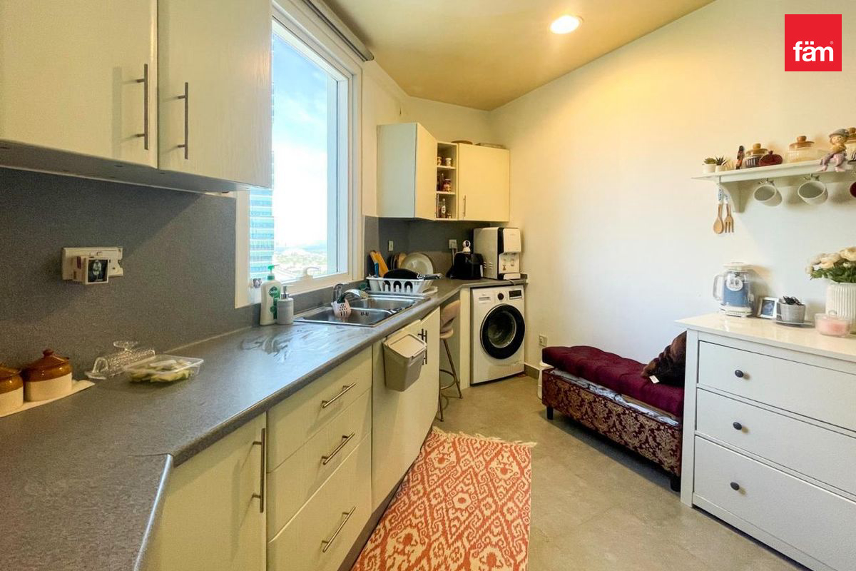 High Floor I Spacious I Near Metro — 4