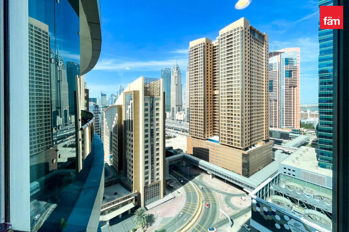 High Floor I Spacious I Near Metro — 5
