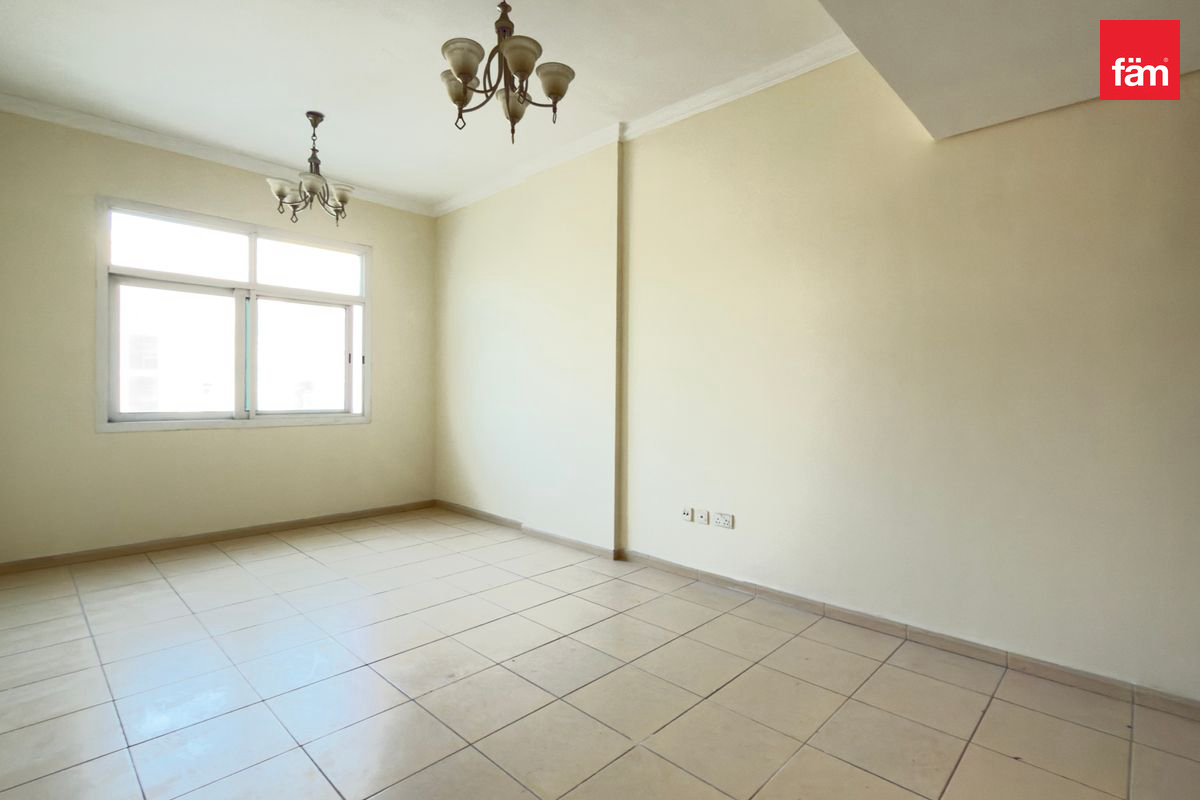 Просторная планировка | Открытая кухня | 1BHK Большая гостиная — 2