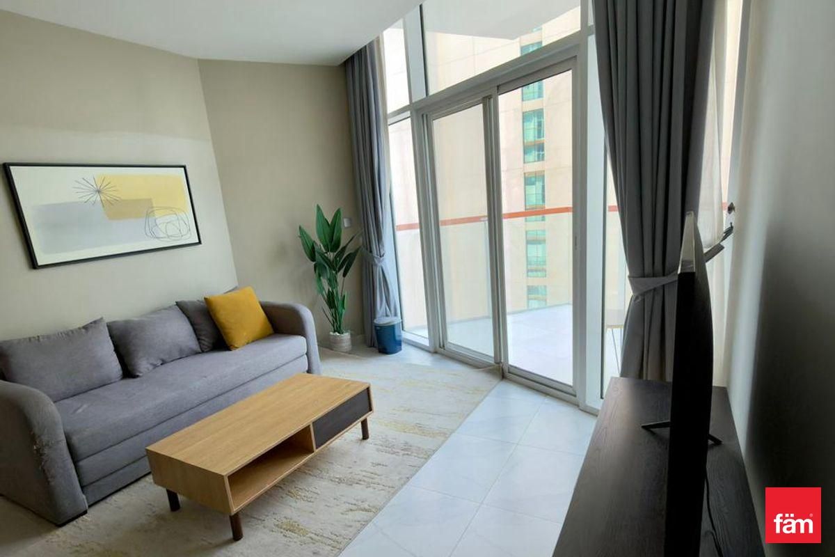 Vacant | Canal View | Spacious Layout — 3
