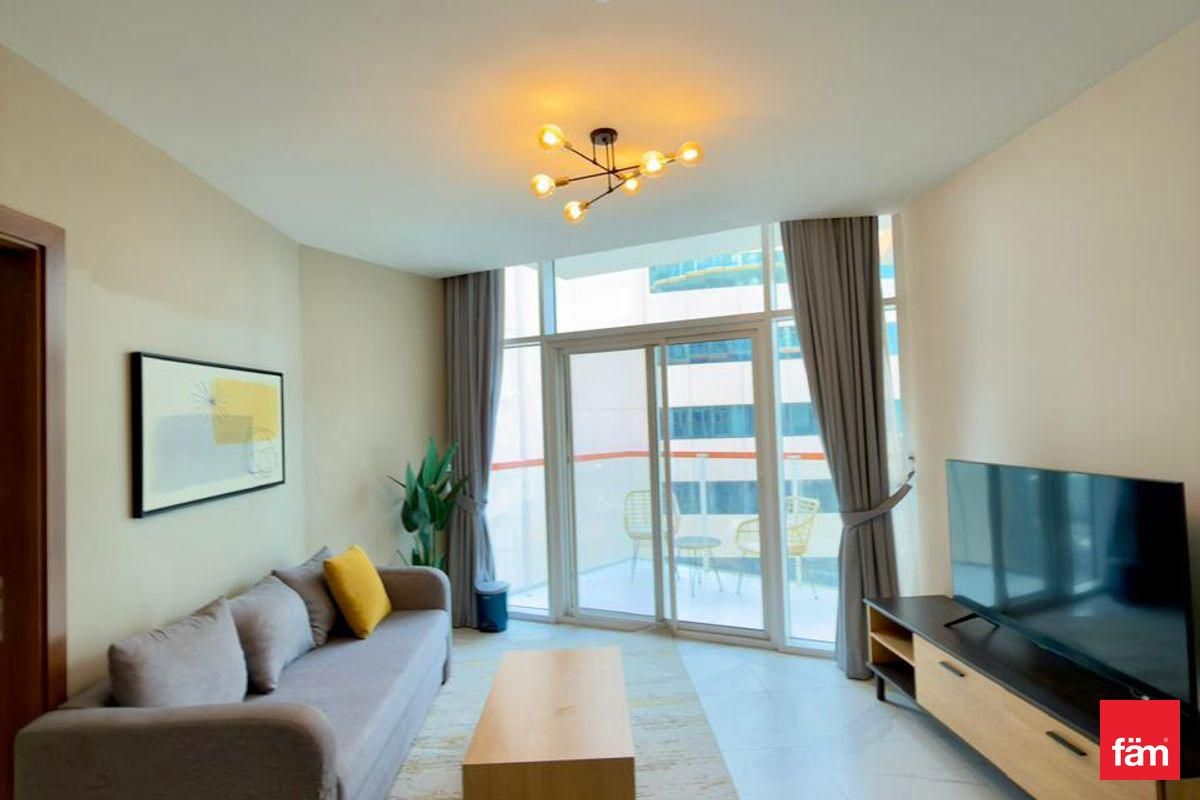 Vacant | Canal View | Spacious Layout — 2