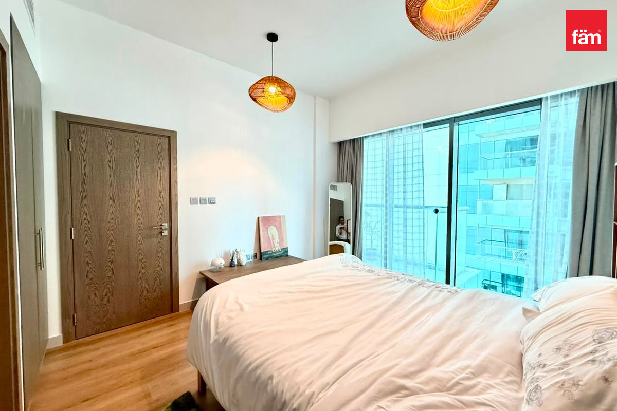 Vacant | Fully Furnished | Near To Park | Upgraded — 4