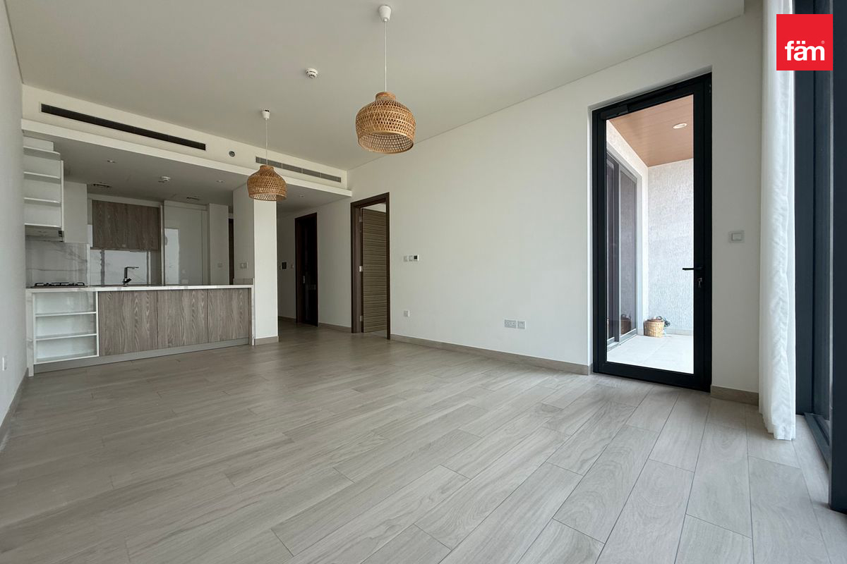 Низкий этаж | 1BHK | Без мебели