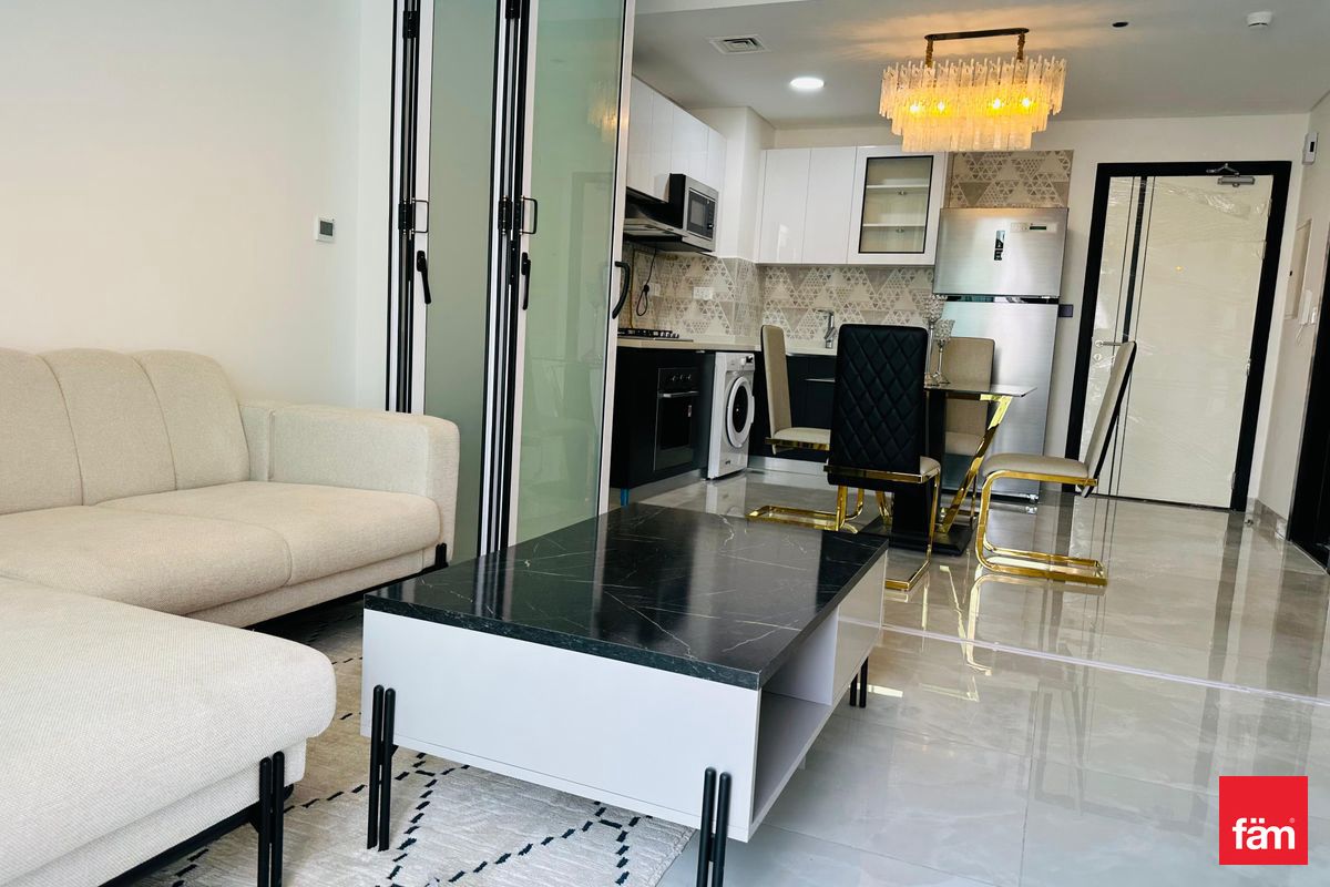 Рядом с метро | Конвертируемо в 2BHK | Полностью меблирована — 3