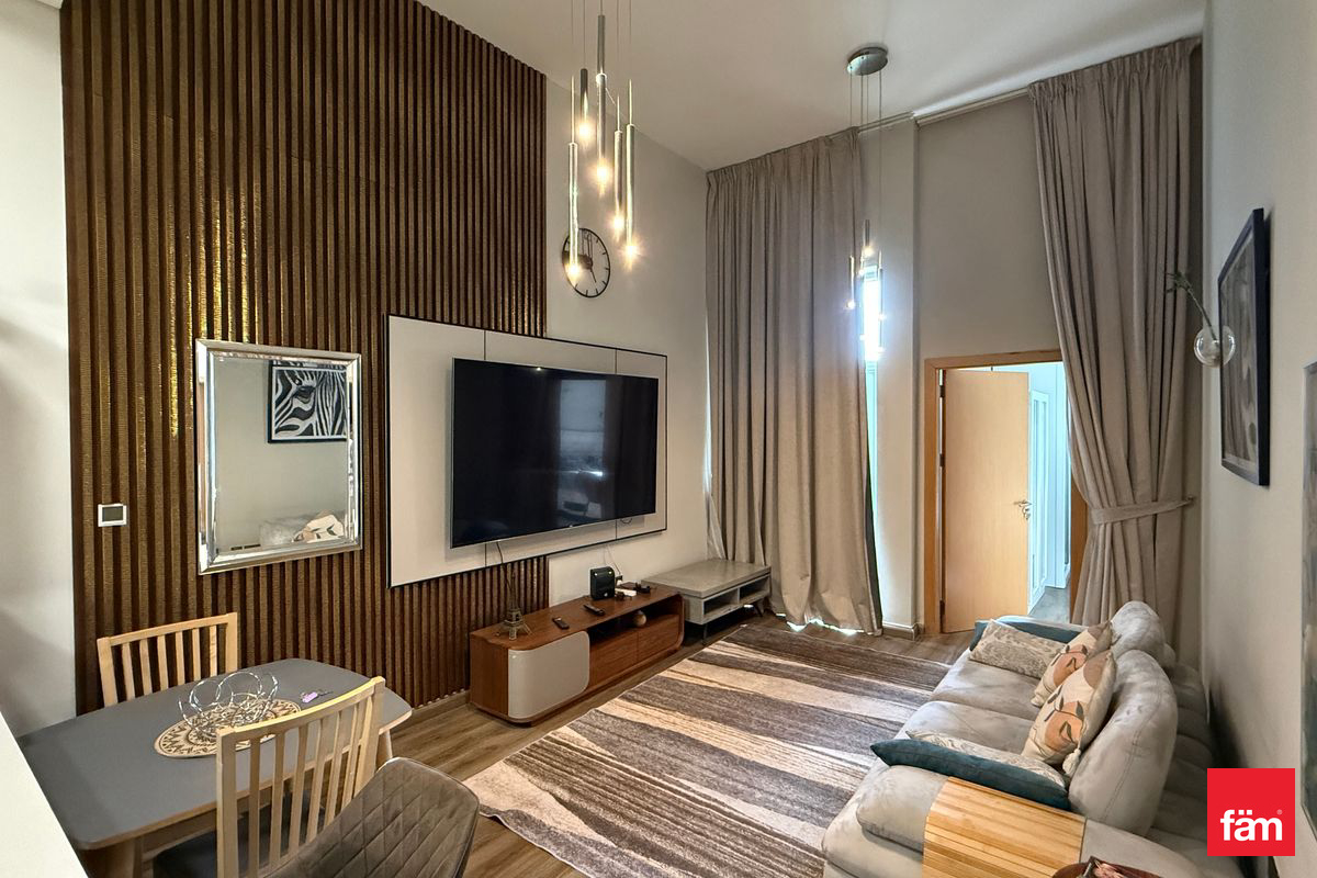 Люкс полностью меблирована 1BHK | Вид на бассейн