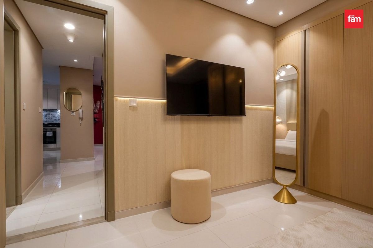 Riley от Emerald Interiors | Вид на море | Свободна — 4