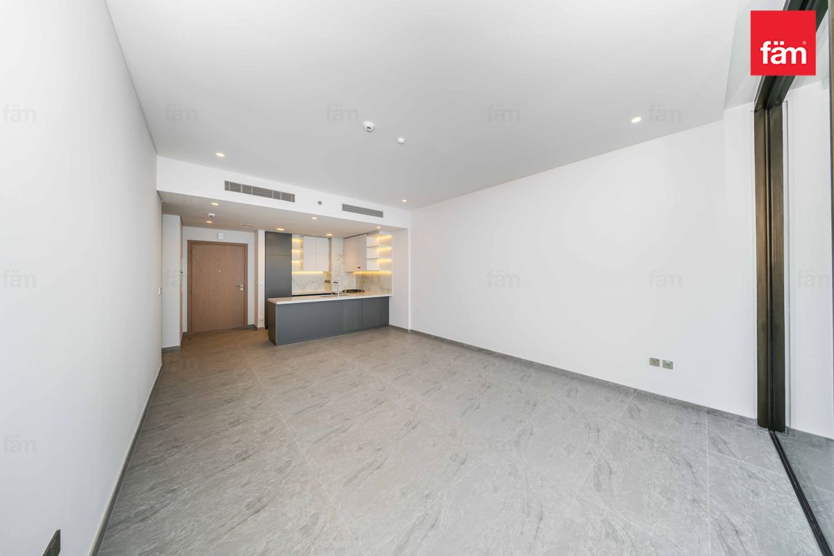 1 BHK | Вид на канал | Высокий этаж — 5