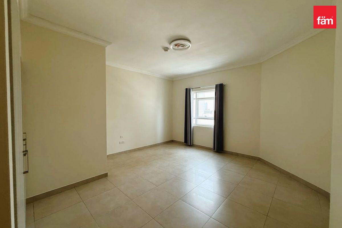 2-комнатная + служебная, 120+ м² | 3 ванные | сдаётся
