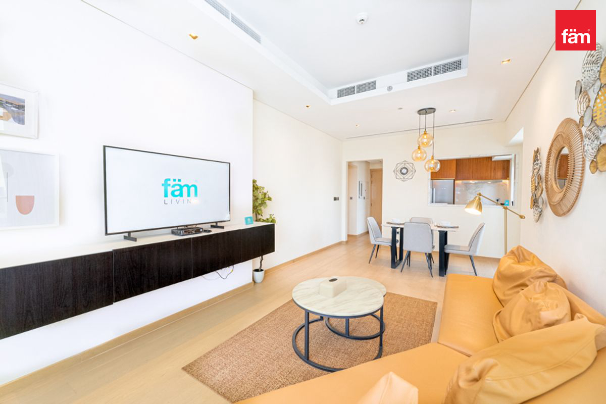 Меблирована 1br С парковкой | 12+2 месяца предложение — 3