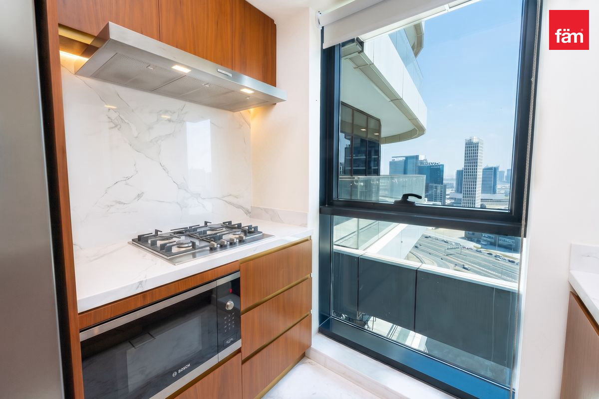 Unfurnished 1br In Downtown Dubai | Available — 5