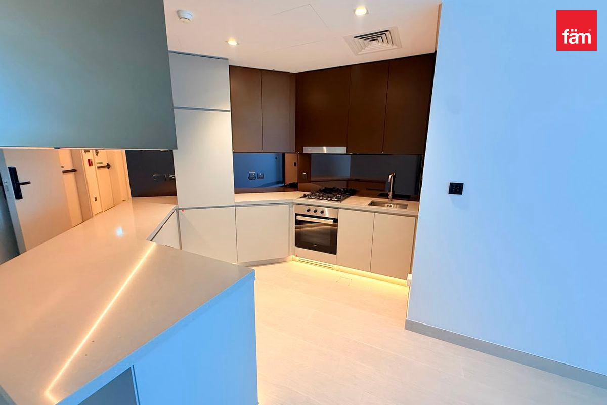 Редкая Высокий этаж 1br | Вид на Крик и MBR City — 4