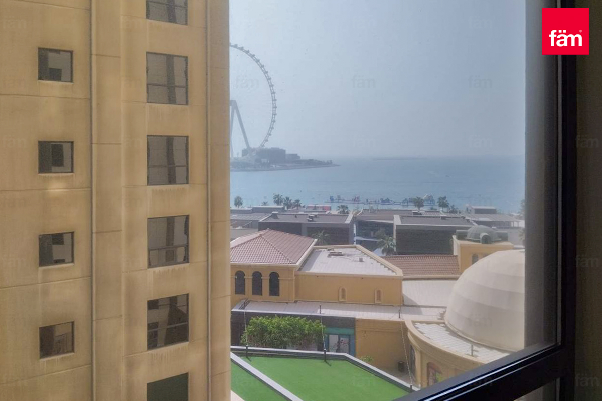 Яркая квартира с видом на Dubai Eye в JBR