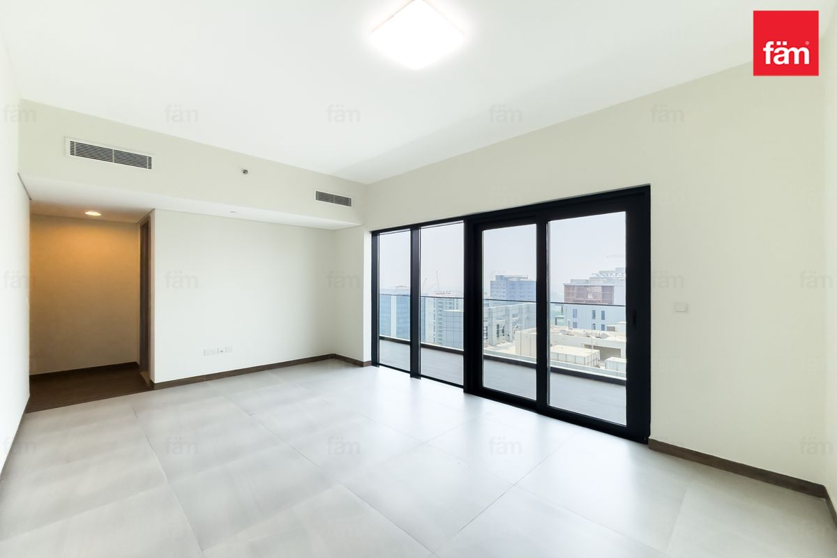 Просторная 2br | Бурж Халифа и Канал