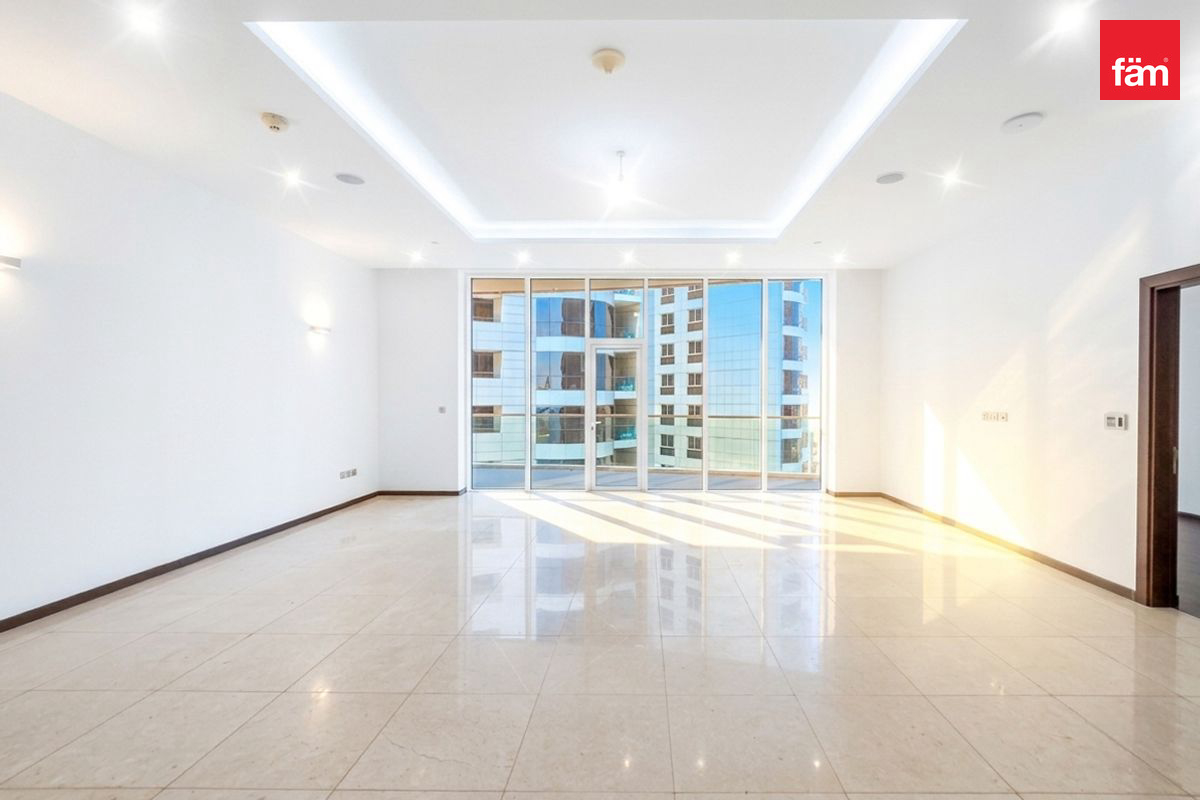 Spacious|Bright|Partial Sea View — 4