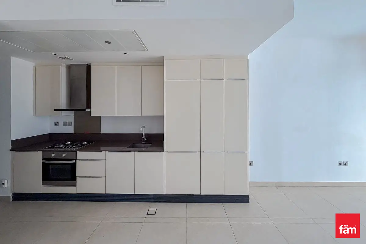 Вид на бассейн | Домашние животные | Свободна | The Residences — 4