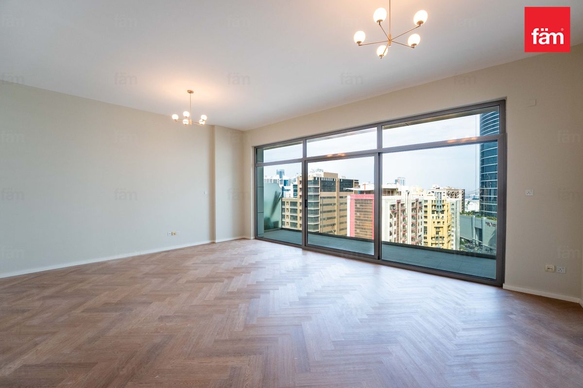 Свободна | Просторная | 1,182 ft² | Без кондиционера — 2