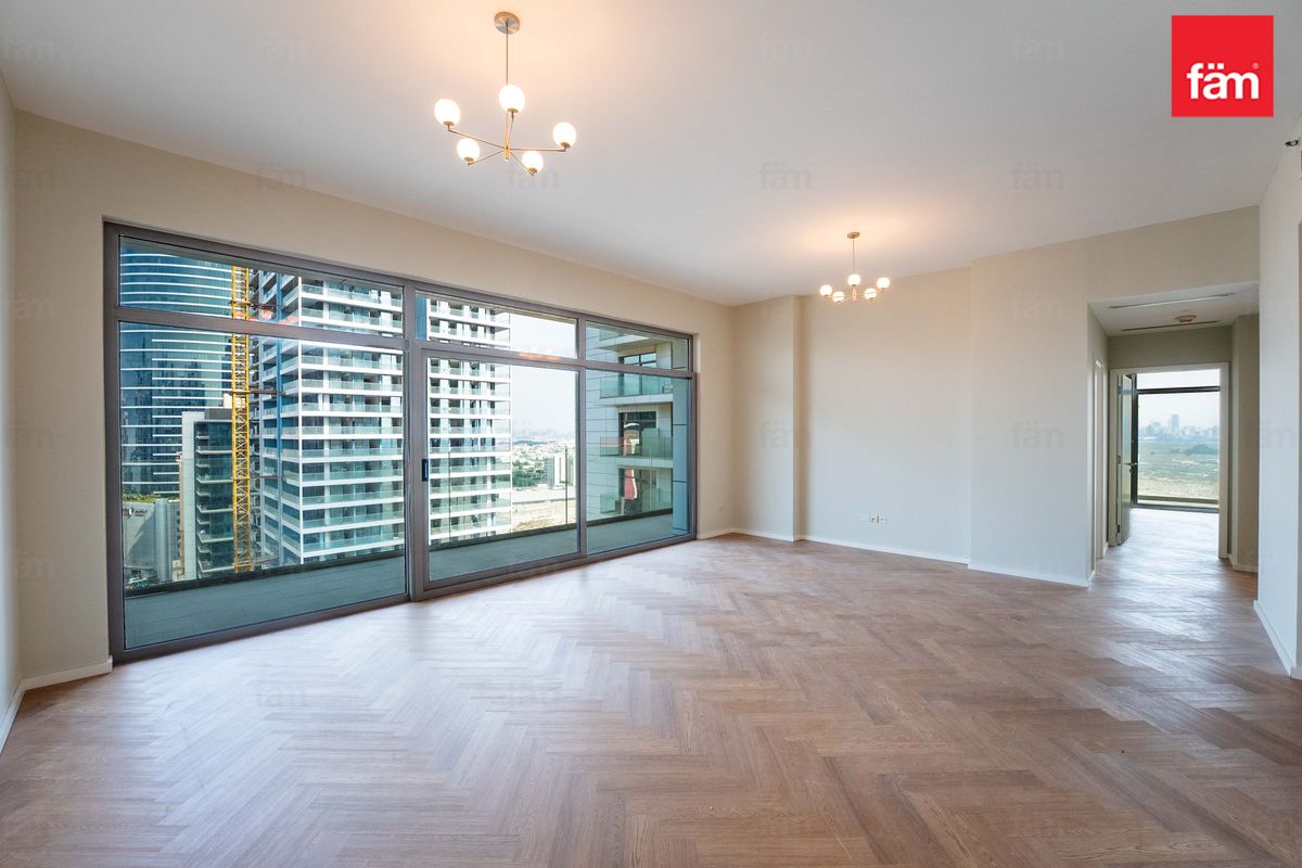 Свободна | Просторная | 1,182 ft² | Без кондиционера