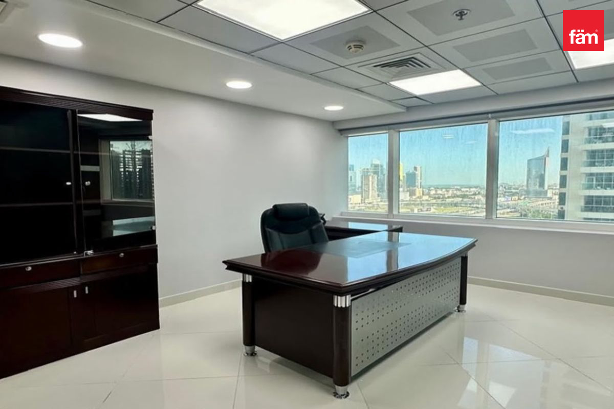 Полный этаж | Свободна | Рядом с метро | JLT Expert