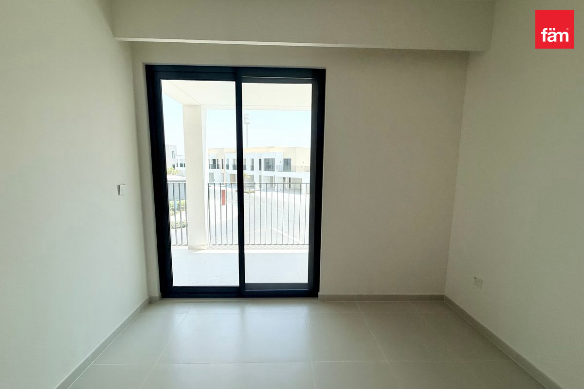 Corner Unit | Ready To Move In | Upto 5 Cheques — 3