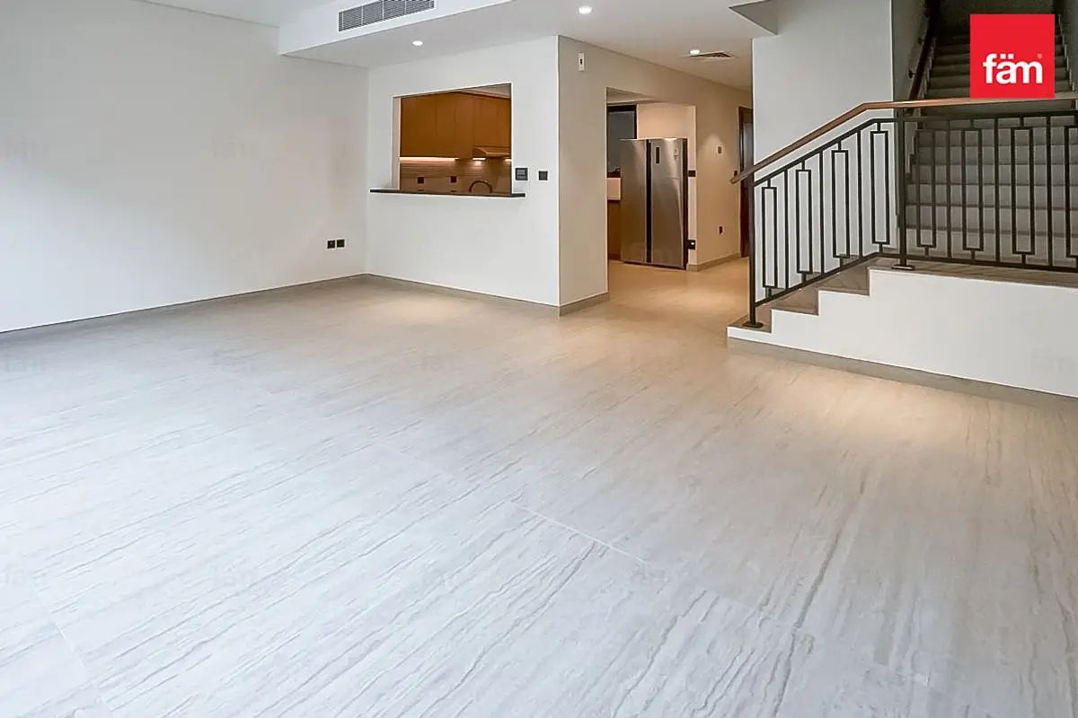 Просторный таунхаус 4br | Первый ряд — 2