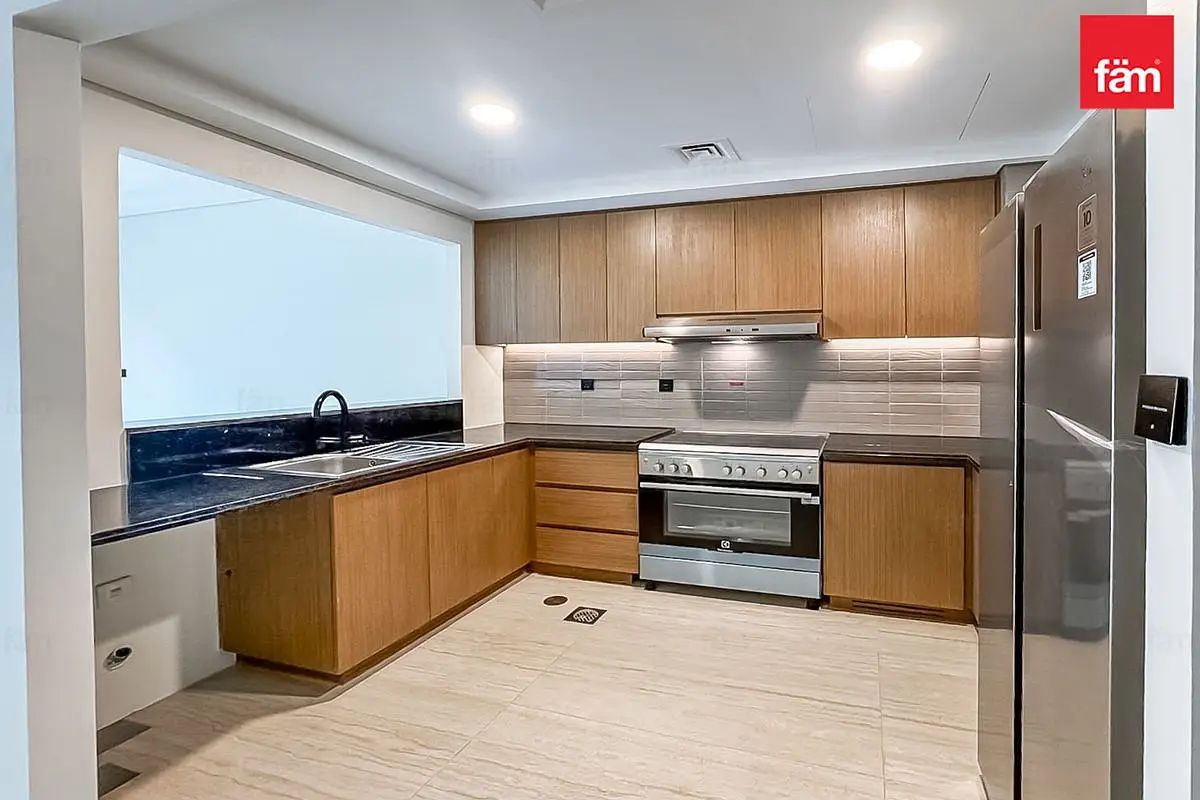 Просторный таунхаус 4br | Первый ряд — 4
