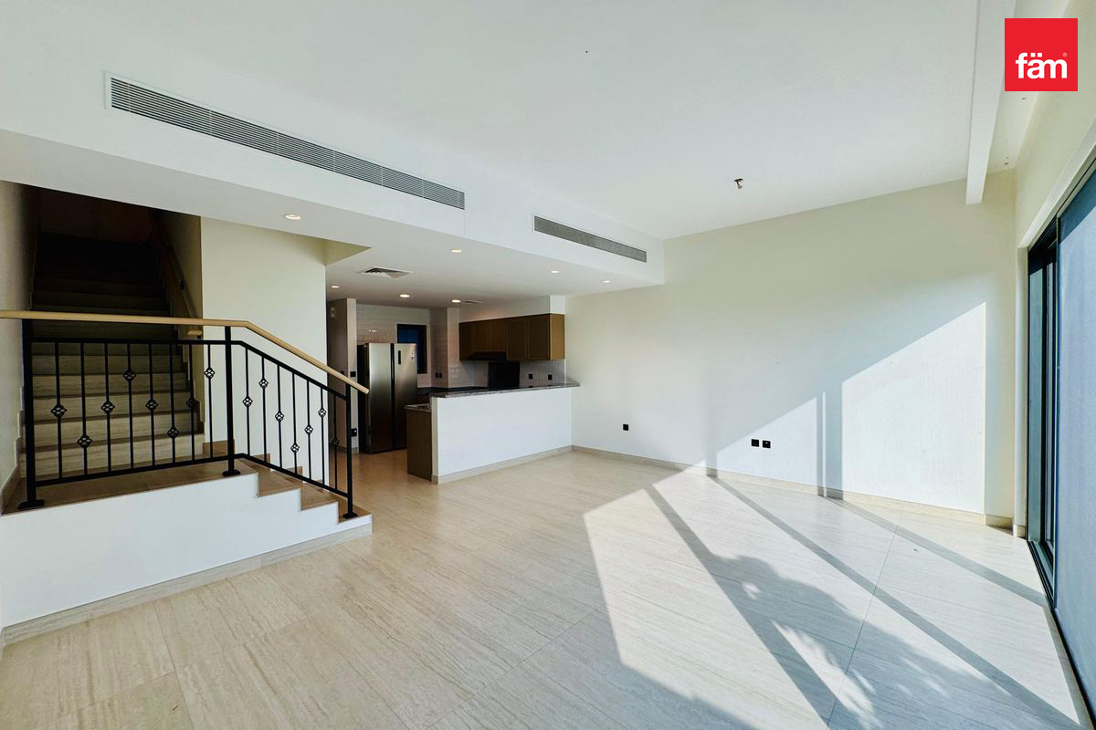 Люкс 4BHK с приватным садом | Первый ряд — 4