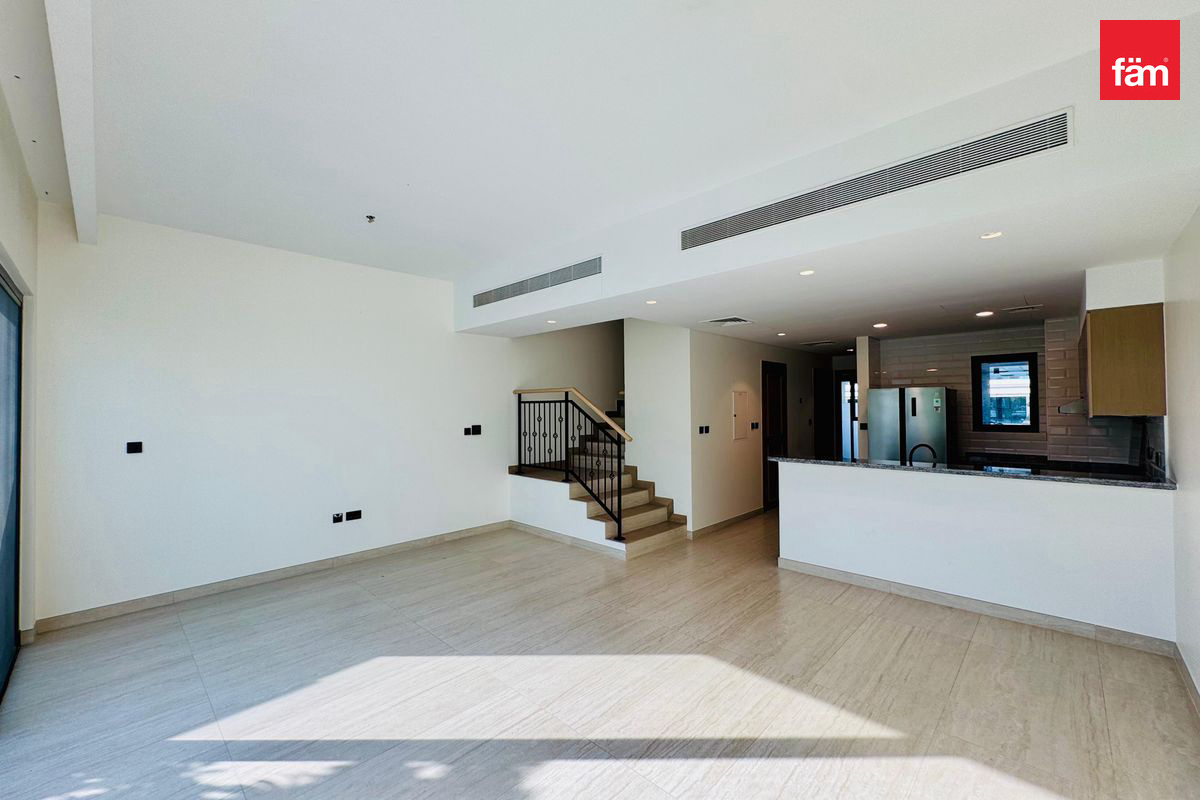 Люкс 4BHK с приватным садом | Первый ряд