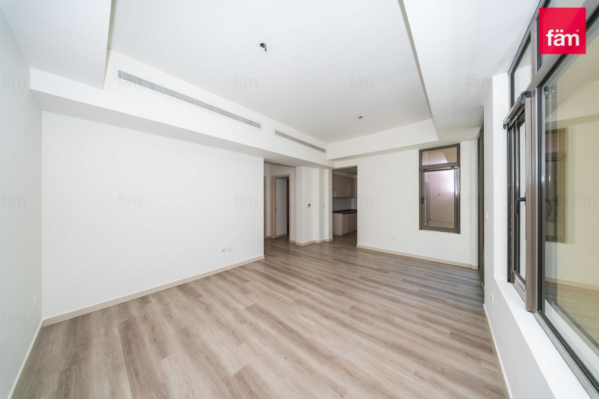 Первый ряд | Свободна | 3br | С комнатой для прислуги — 4