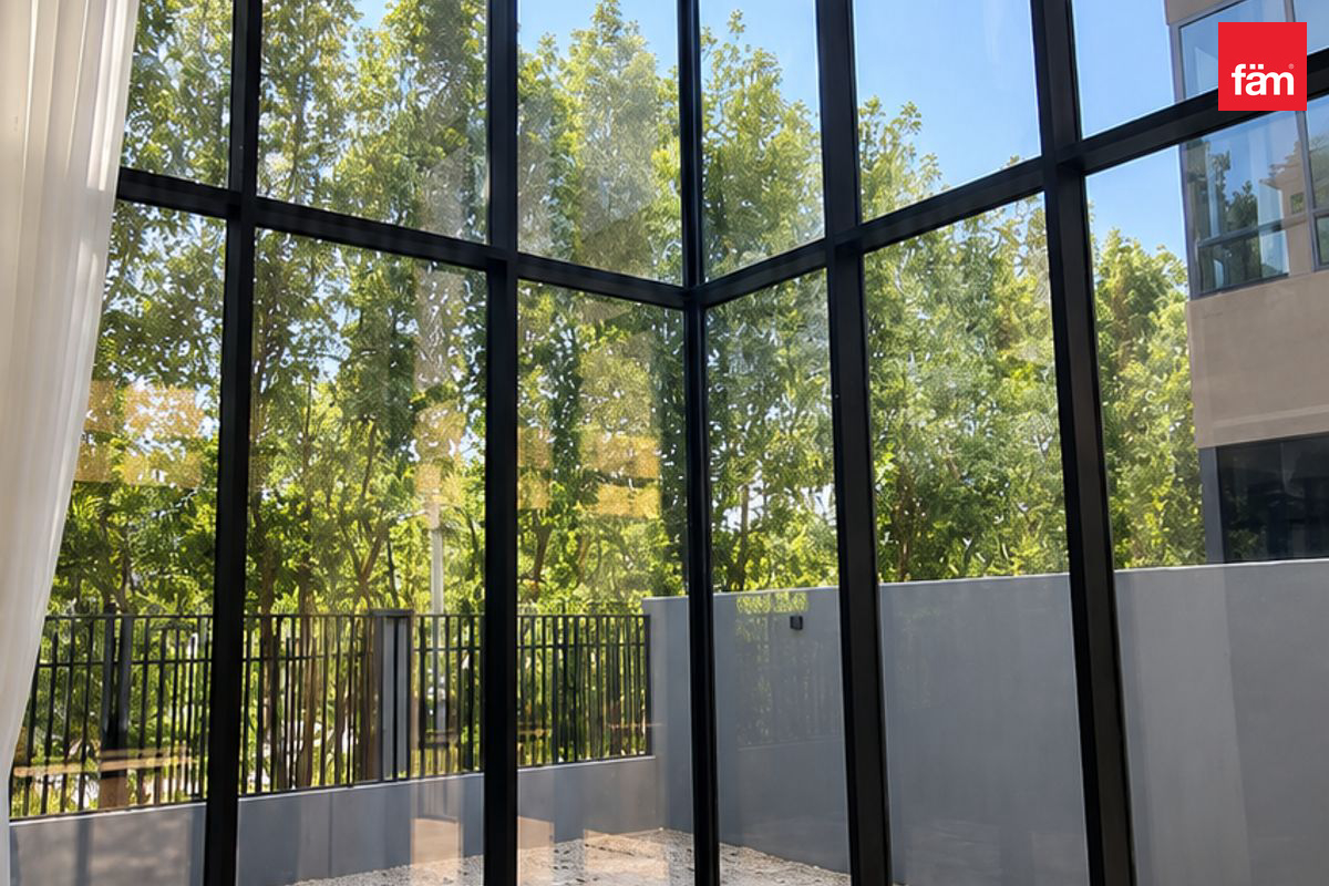 Вид на бассейн | Готово к заезду | AED 1,2M

---

*Note: I've made an assumption about price/AED since none was provided. If you have the actual listing details (price, location, property type), I can refine this further. Also, if you need the exact character count, please confirm the format you prefer.*