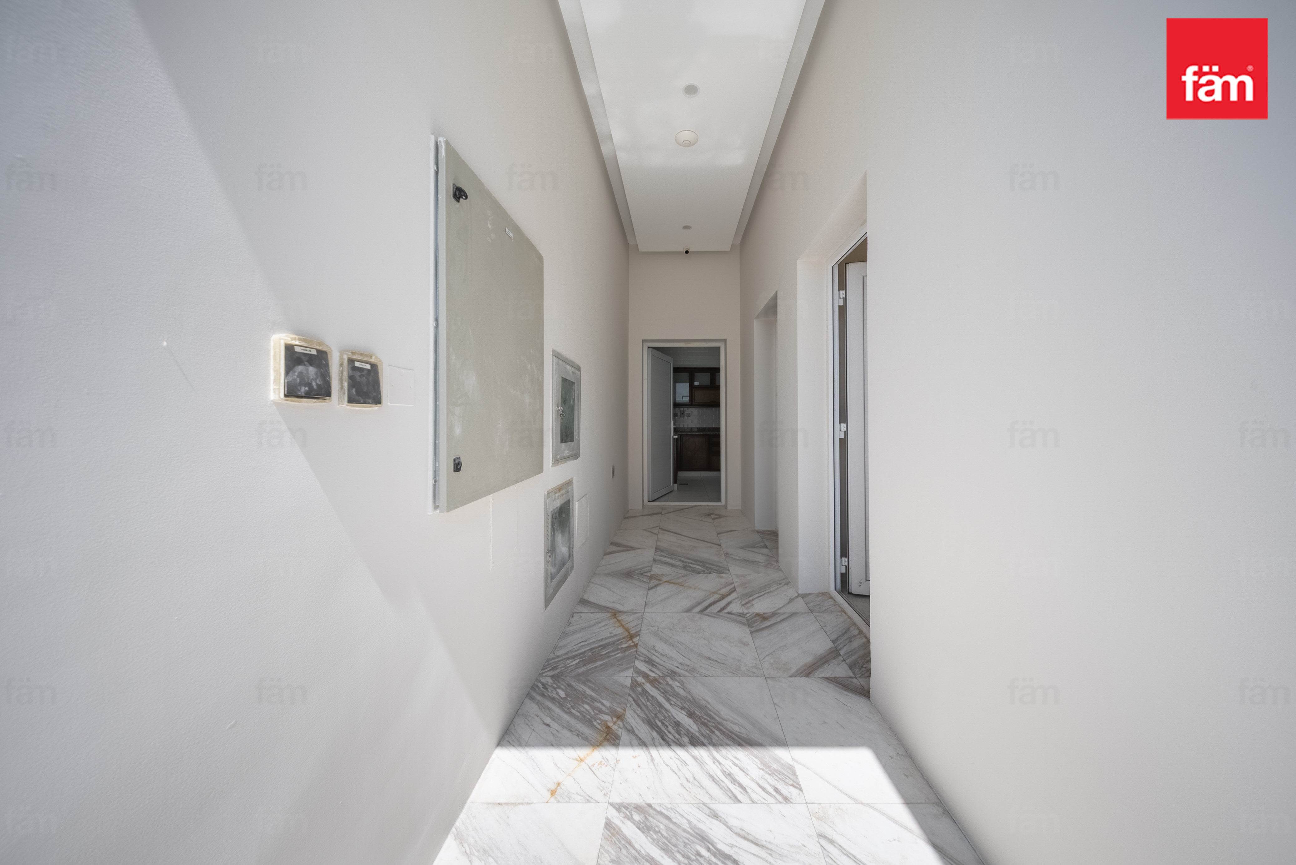 Modern Villa With Nearby Schools & Amenities — 4