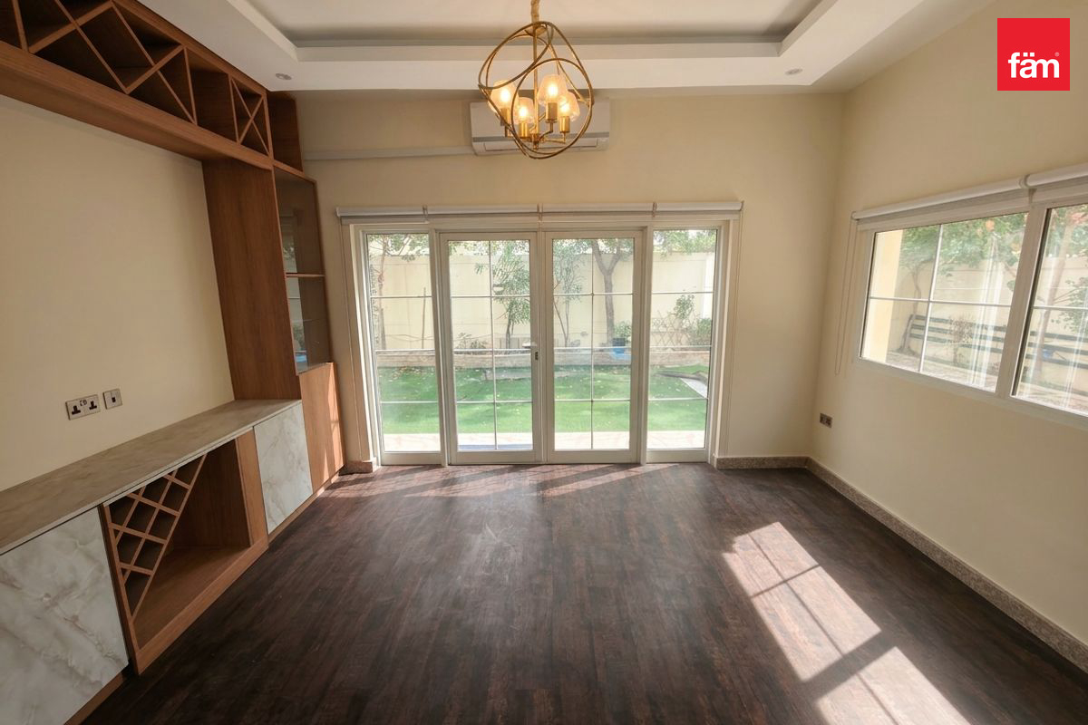 Рядом с Pavilion | 3br + Study | Частично улучшена — 3