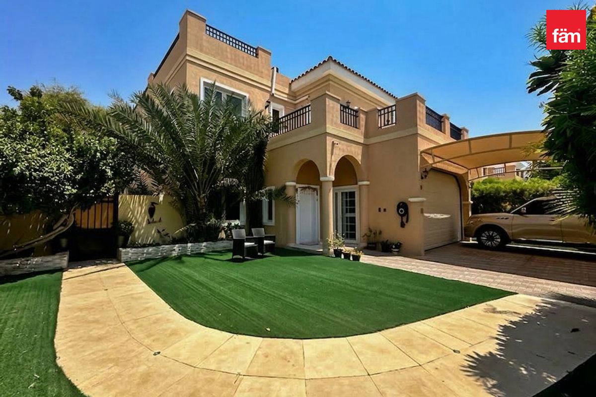 Открытый вид | Приватный сад и бассейн | The Villa