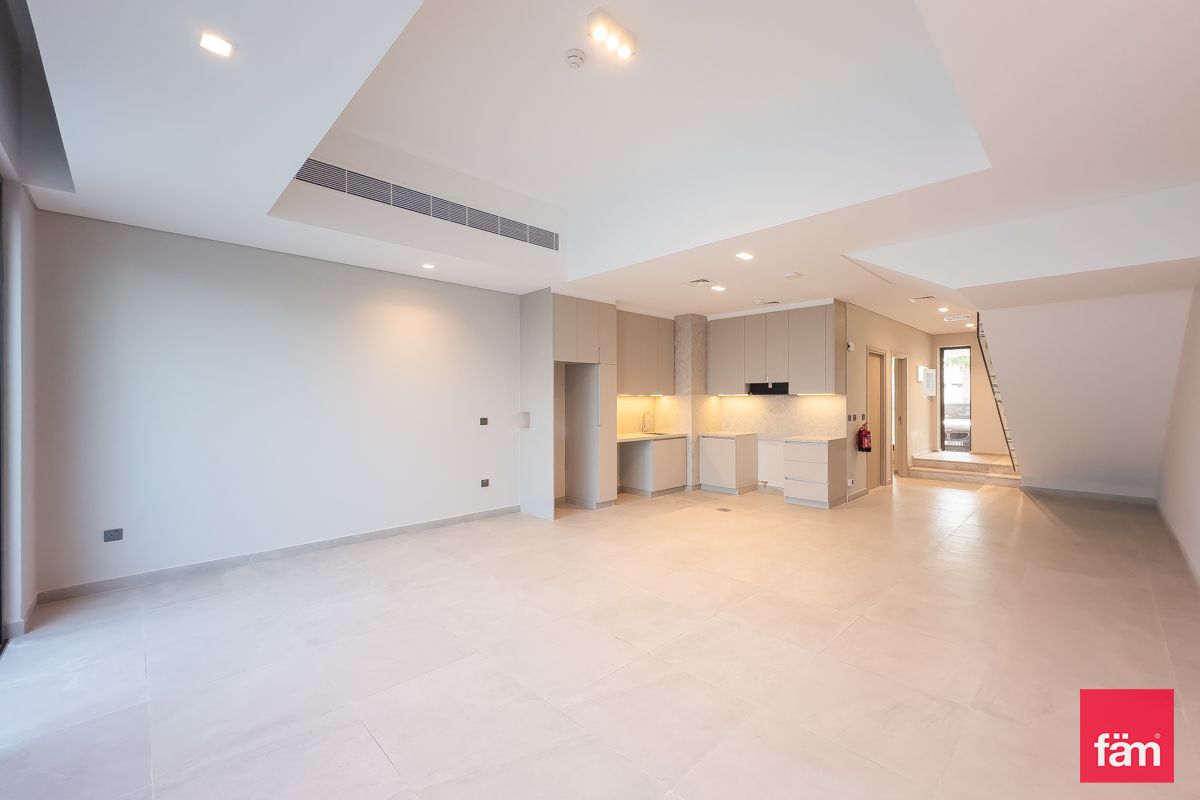 Новостройка | Первый ряд | Свободна | 2 Br — 3