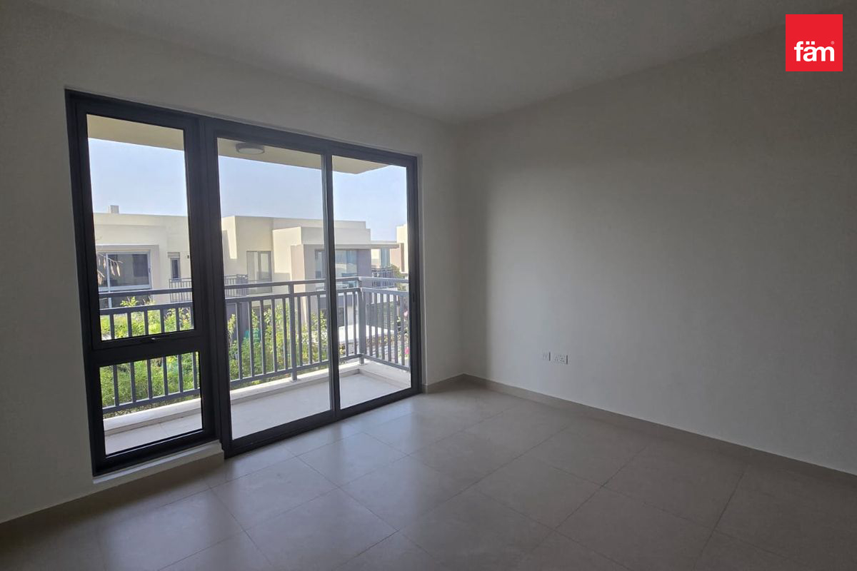 Single Row | Spacious | 3br+Maids — 4