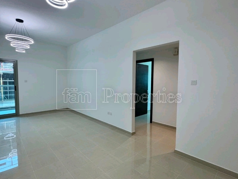 Closed Kitchen Iensuite Bedsi Chiller Free Ivacant — 4